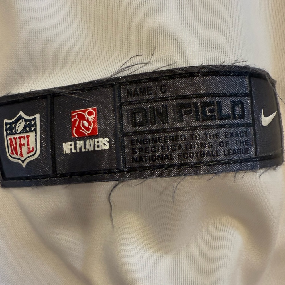 Cleveland Browns White Football Jersey - Picture 3 of 4